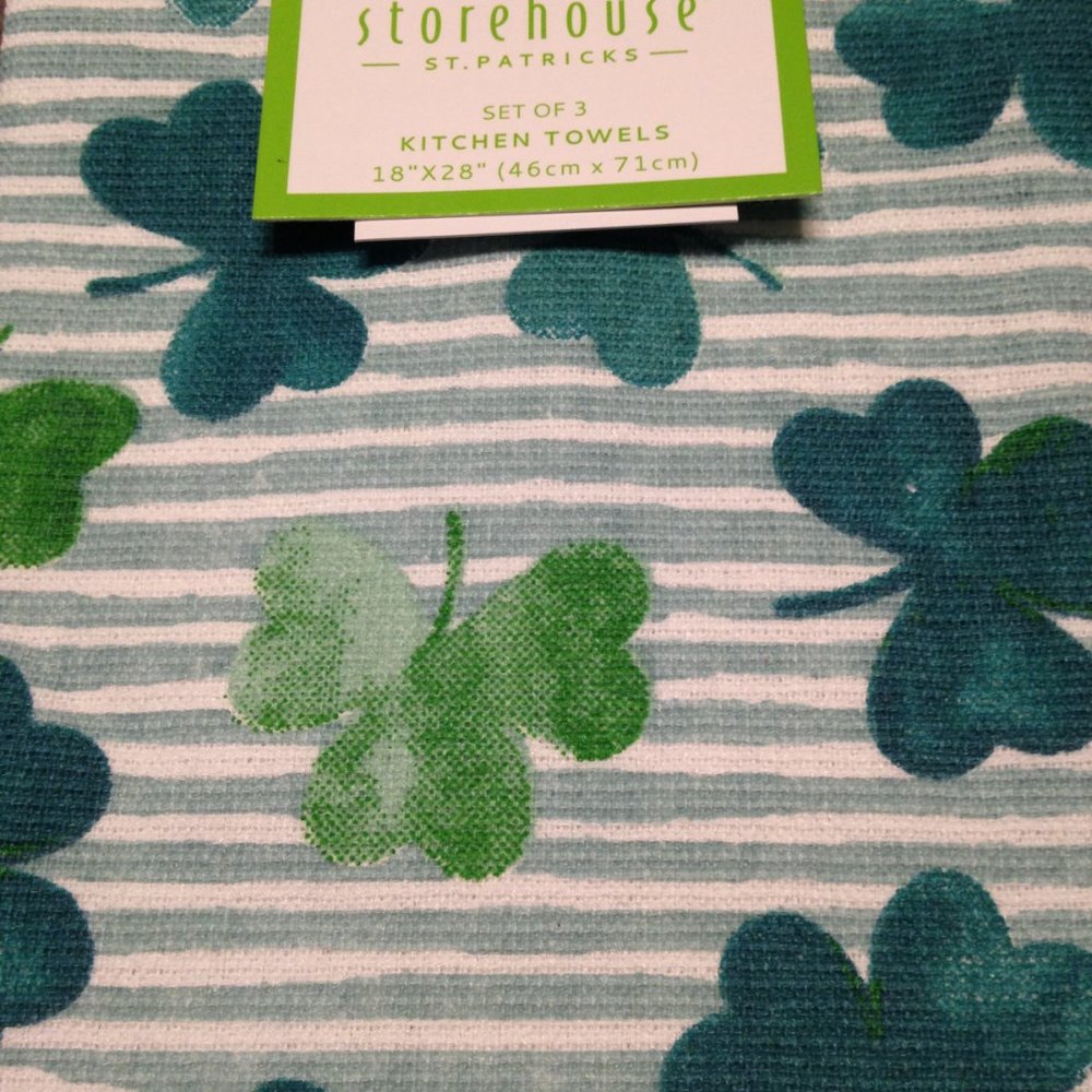 NWT St. Patrick's Day motif Kitchen Towel Set of 3. Shamrocks. - Picture 6 of 9